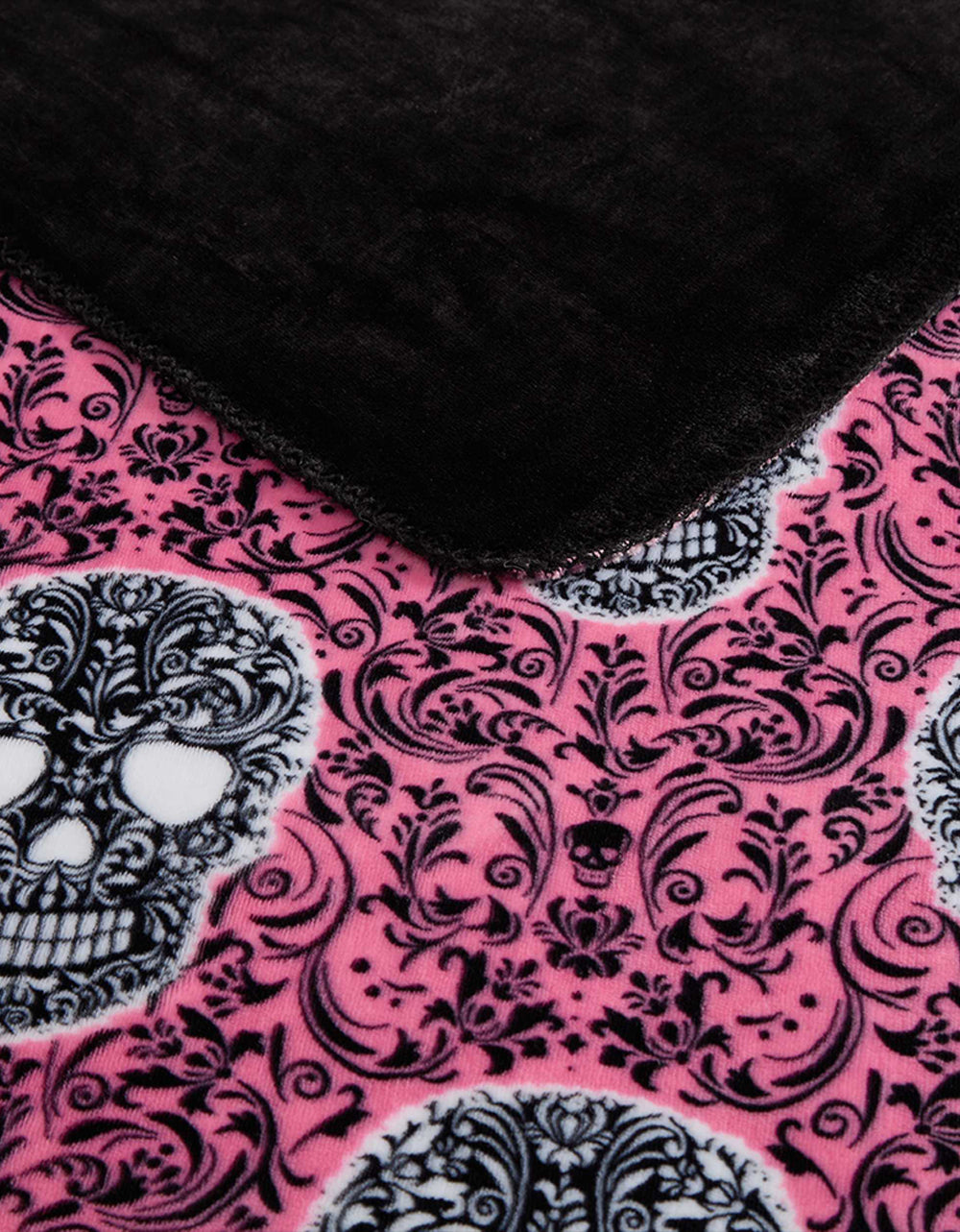 ANTIQUE SKULL 50 X 70 THROW BLANKET BLACK - Image 4