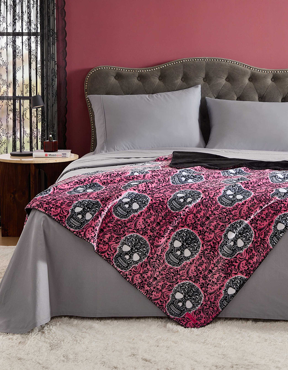 ANTIQUE SKULL 50 X 70 THROW BLANKET BLACK - Image 5